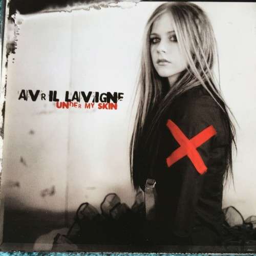 CD - AVRIL LAVIGNE: UNDER MY SKIN (CD IN MINT CONDITION)