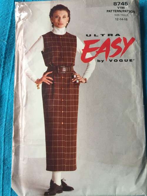 PATTERN ULTRA EASY 8745 (UNUSED) - JUMPER and TOP (SIZE 12-14-16)