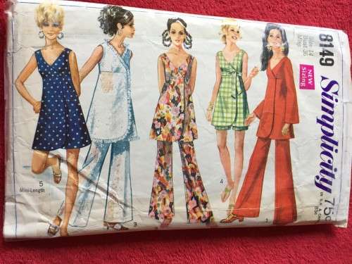 PATTERN SIMPLICITY 8149*1969 (VINTAGE) - TUNIC OR MINI-DRESS, BELL-BOTTOM PANTS and SHORTS (SIZE 14)