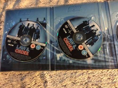 TV SERIES (DVD) - LAW and ORDER ONE (EPISODES 1-22)