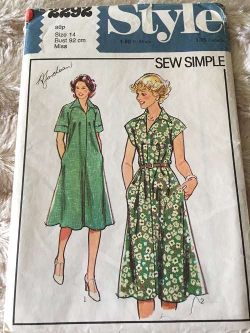 PATTERN STYLE 2292*1978 (VINTAGE)(UNUSED)  - DRESS (SIZE 14)