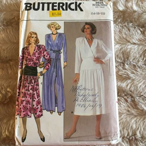 PATTERN BUTTERICK 3526 - DRESS (SIZE 14-16-18)