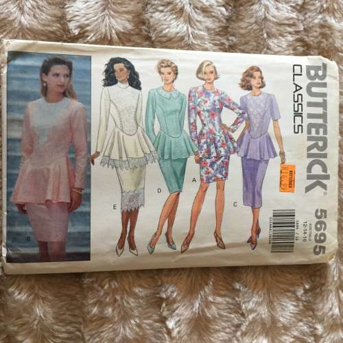 PATTERN BUTTERICK 5695 (UNUSED) - BEAUTIFUL DRESS (SIZE 12-14-16)