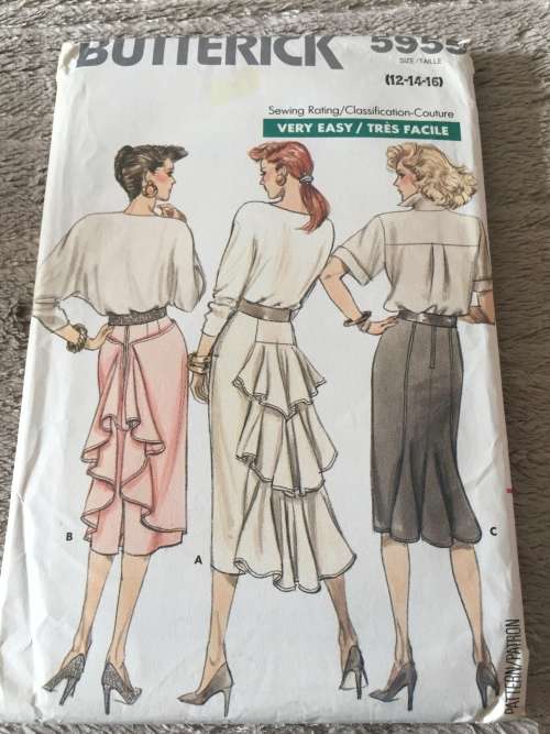 PATTERN BUTTERICK 5955 (UNUSED) - STUNNING SKIRTS (SIZE 12-14-16)