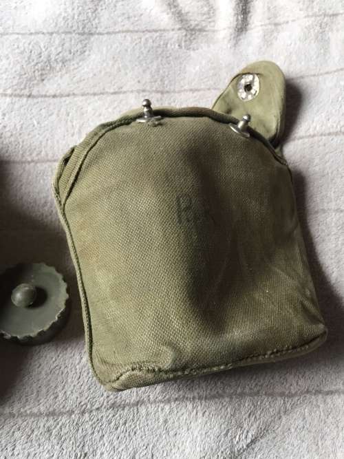 MILITARIA: SADF WATER BOTTLE IN COVER ALSO WITH CLIPS (AS PER PICS)