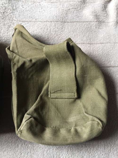 MILITARIA: SADF WATER BOTTLE IN COVER ALSO WITH CLIPS (AS PER PICS)
