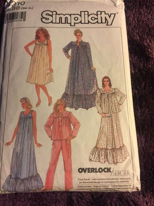 PATTERN SIMPLICITY 8310 (UNUSED) - NIGHTGOWN, ROBE, BED JACKET and PAJAMAS (SIZE SM - XL)