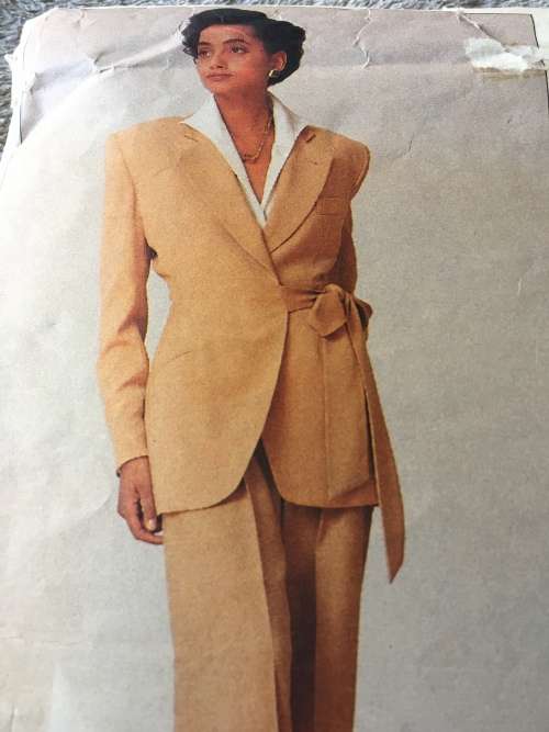 PATTERN VOGUE 2340 (DONNAKARAN)(COMPLETE, CUT ON 22) - STUNNINGJACKET/PANTS (SIZE 18-20-22)