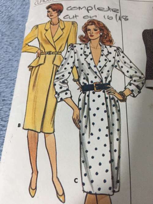 PATTERN BUTTERICK 4622 (COMPLETE, CUT ON 16/18) - UNIQUE DRESS (SIZE 14-16-18)