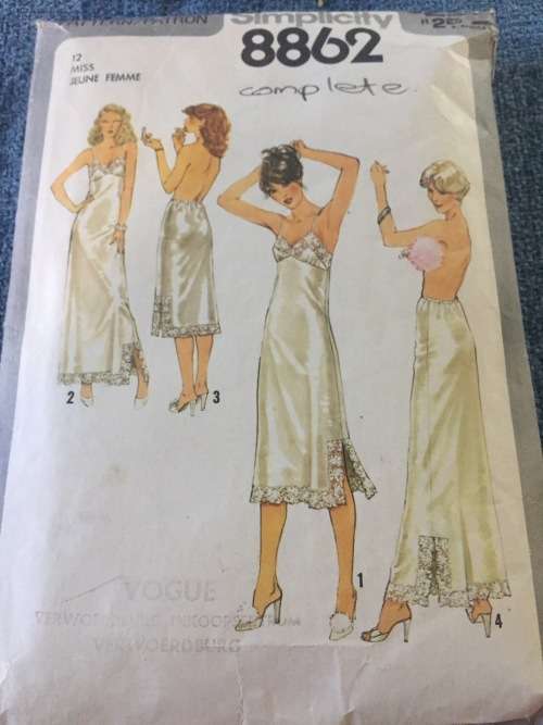 PATTERN SIMPLICITY 8862 (COMPLETE) - MISSES SLIPS AND HALF SLIPS (SIZE 12)