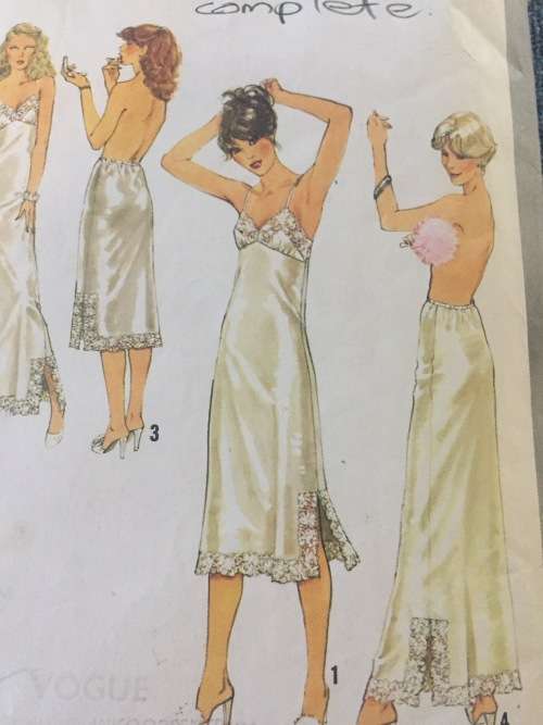 PATTERN SIMPLICITY 8862 (COMPLETE) - MISSES SLIPS AND HALF SLIPS (SIZE 12)