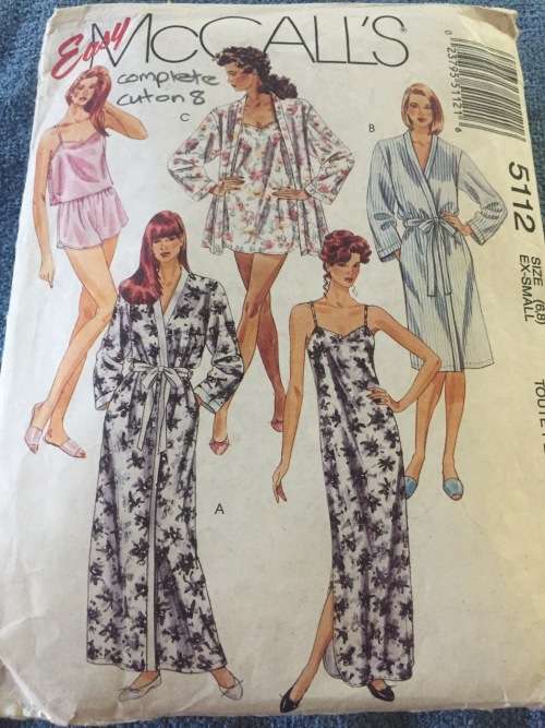 PATTERN MCCALL`S 5112 (COMPLETE, CUT ON 8) - SLEEPWEAR (SIZE 6-8)