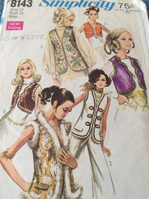 PATTERN SIMPLICITY 8143*1969 (VERY VINTAGE)(COMPLETE) - BEAUTIFUL SETS OF VESTS (SIZE 12)