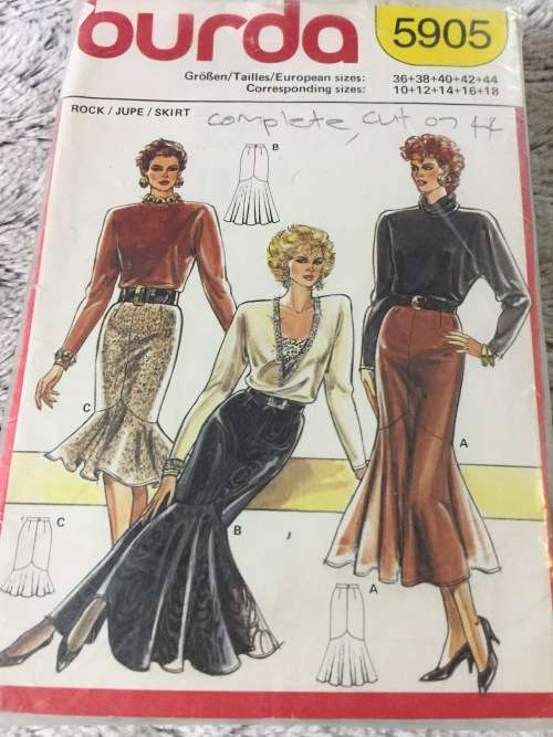 PATTERN BURDA 5905 (COMPLETE, CUT ON 44) - MERMAID TYPE SKIRT (SIZE 10-18)