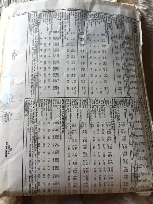 PATTERN MCCALL`S 6586 - DRESSES (SIZE 8-10-12)