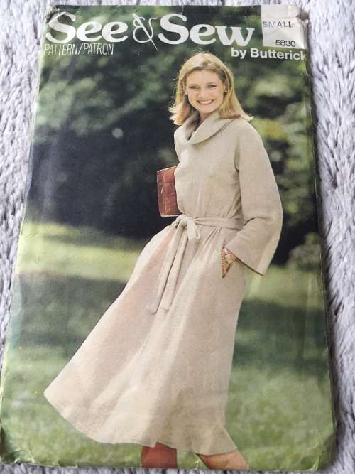 PATTERN SEE and SEW 5830 (VINTAGE) - DRESSES (SIZE SMALL)