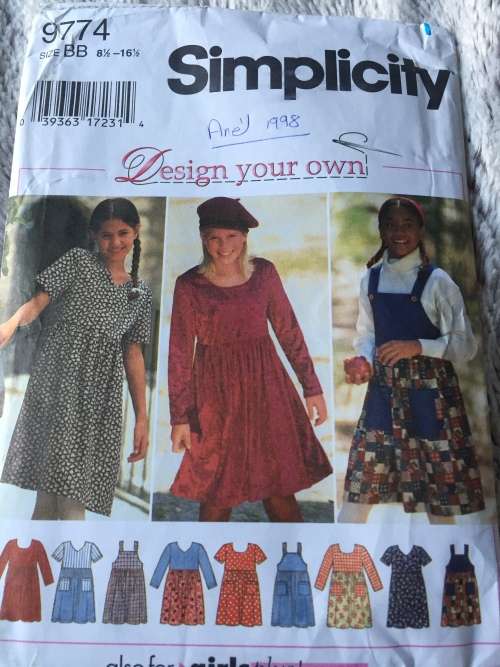 PATTERN SIMPLICITY 9774 - GIRLS` DRESS OR JUMPER (SIZE 8.5-16.5)
