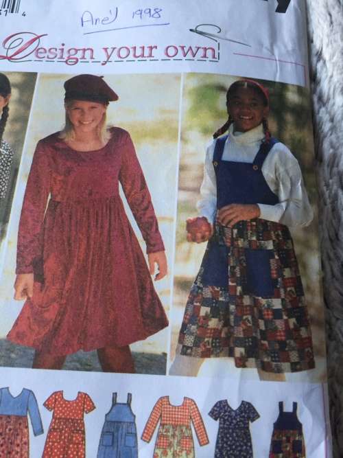 PATTERN SIMPLICITY 9774 - GIRLS` DRESS OR JUMPER (SIZE 8.5-16.5)