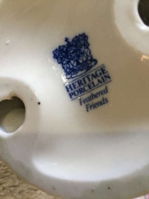 VINTAGE `HERITAGE PORCELAIN` BIRD PERFECT CONDITION