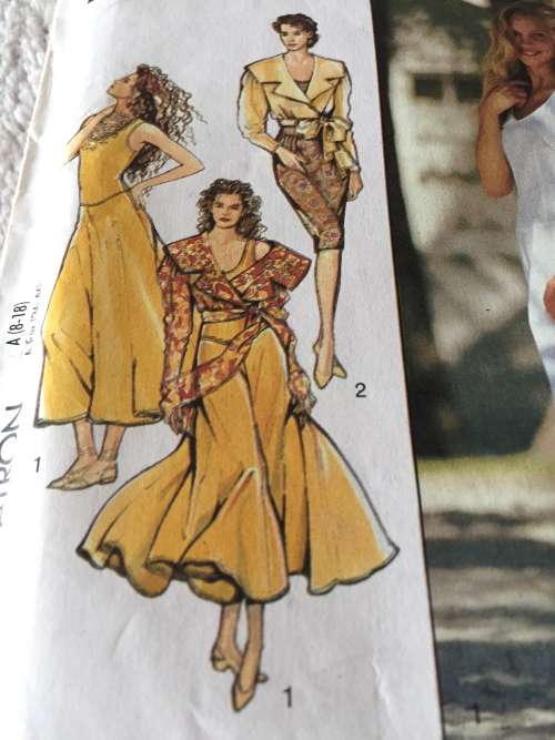 PATTERN STYLE 1723 (VERY LITTLE CUT) - DRESS AND JACKET (SIZE A)