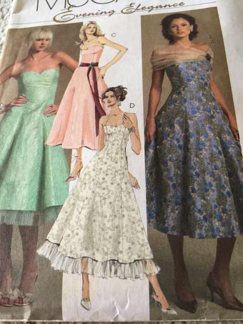 PATTERN MCCALL`S 5001 (COMPLETE, CUT ON 8) - SPECIAL OCCASSION DRESSES (SIZE 4-6-8) SMALL