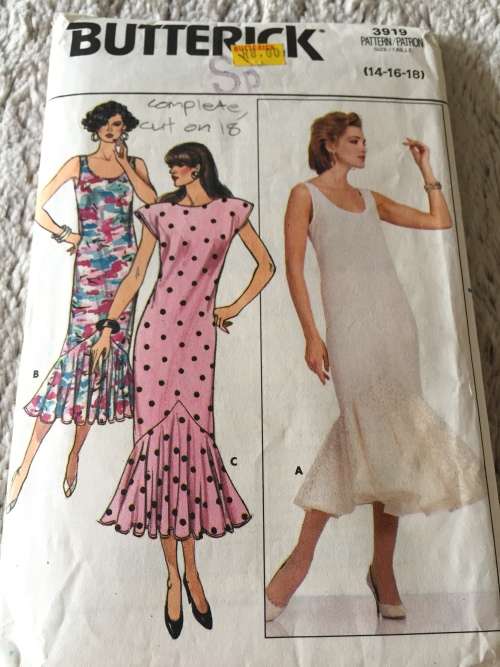 PATTERN BUTTERICK 3919 (COMPLETE, CUT ON 18) - DRESS (SIZE 14-16-18)
