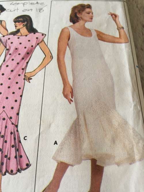 PATTERN BUTTERICK 3919 (COMPLETE, CUT ON 18) - DRESS (SIZE 14-16-18)