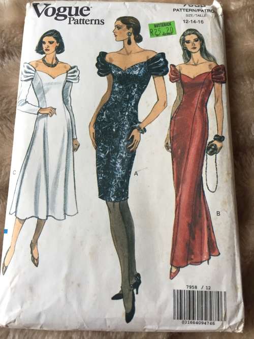 PATTERN VOGUE 7958 - SPECIAL OCCASSION DRESSES (SIZE 12-14-16)
