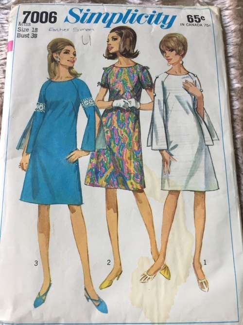 PATTERN SIMPLICITY 7006*1967 (UNUSED) - DRESS VARIATIONS (SIZE 18)