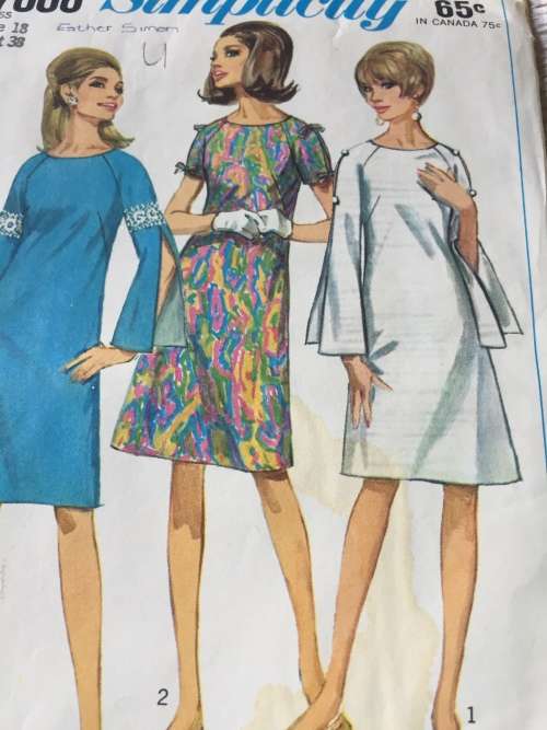 PATTERN SIMPLICITY 7006*1967 (UNUSED) - DRESS VARIATIONS (SIZE 18)