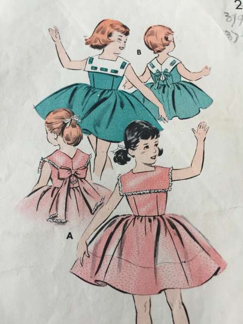 PATTERN BUTTERICK 8545 (VERY VINTAGE) - GIRLS` DRESSES (SIZE 5)