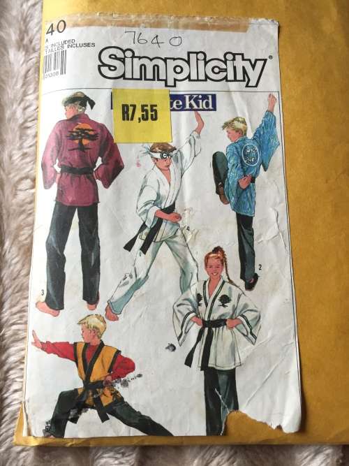 PATTERN SIMPLICITY 7640 - KARATE SUITS ALL SIZES