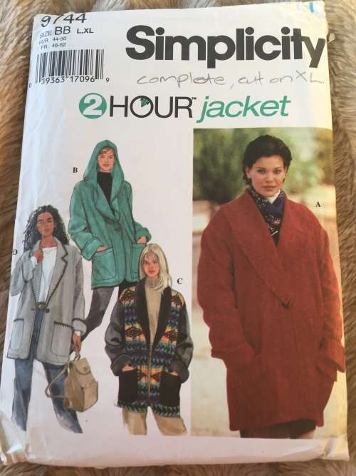 PATTERN SIMPLICITY 9744 (COMPLETE, CUT ON XL) - JACKET VARIATIONS (SIZE L-XL)