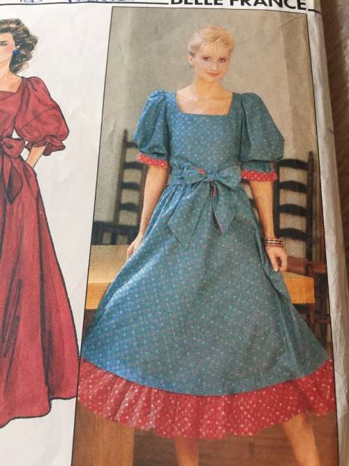 PATTERN BUTTERICK 4694 (COMPLETE) - DRESS & BELT (SIZE 8)