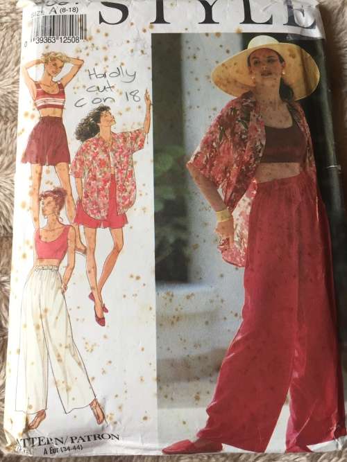 PATTERN STYLE 2091 (HARDLY CUT, CUT ON 18, DIRTY ENVELOPE) - SEPARATES (SIZE 8-18)