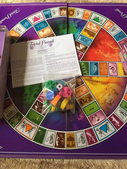 TRIVIAL PURSUIT - AFRIKAANS: PRIMA TOYS (COMPLETE WITH RULES, HARDLY USED)