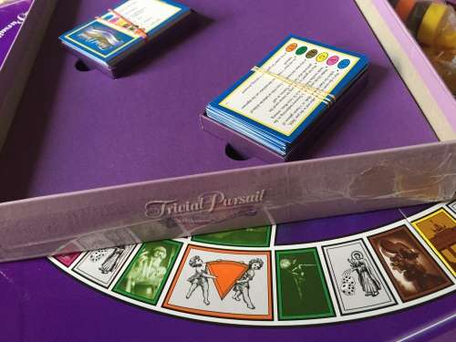TRIVIAL PURSUIT - AFRIKAANS: PRIMA TOYS (COMPLETE WITH RULES, HARDLY USED)