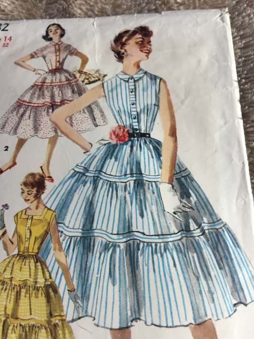 PATTERN SIMPLICITY 1082 (VERY VINTAGE, TIDY PATTERNS) - ONE-PIECE DRESS (SIZE 14)