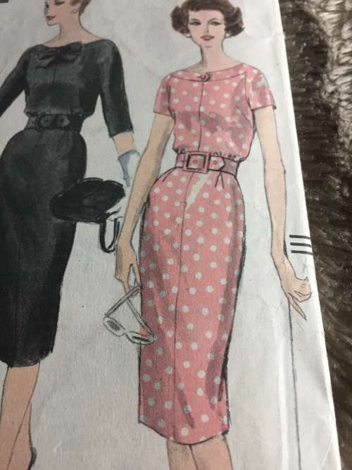 PATTERN VOGUE 9781 (VERY VINTAGE, TIDY PATTERNS) - ONE PIECE DRESS (SIZE 14)
