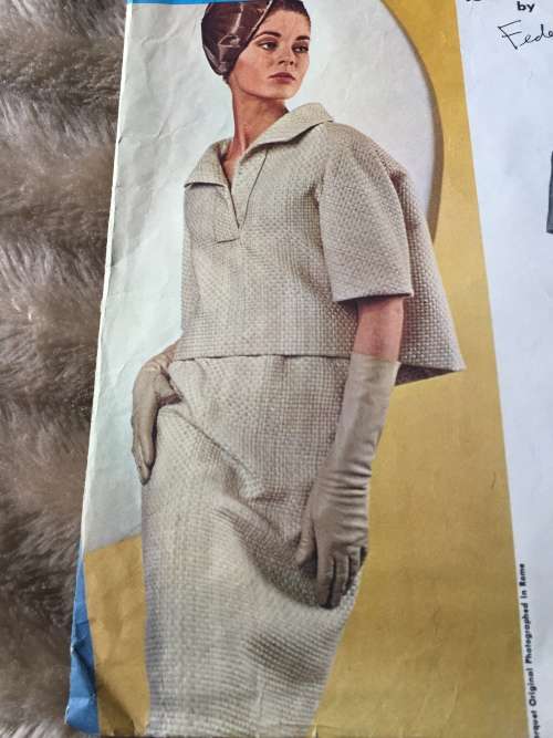 PATTERN VOGUE 1509 (VERY VINTAGE, TIDY PATTERNS) - TWO PIECE DRESS  (SIZE 14)