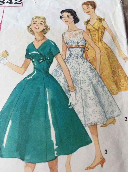 PATTERN SIMPLICITY 1842 (VERY VINTAGE, TIDY PATTERNS) - ONE-PIECE DRESS (SIZE 12)