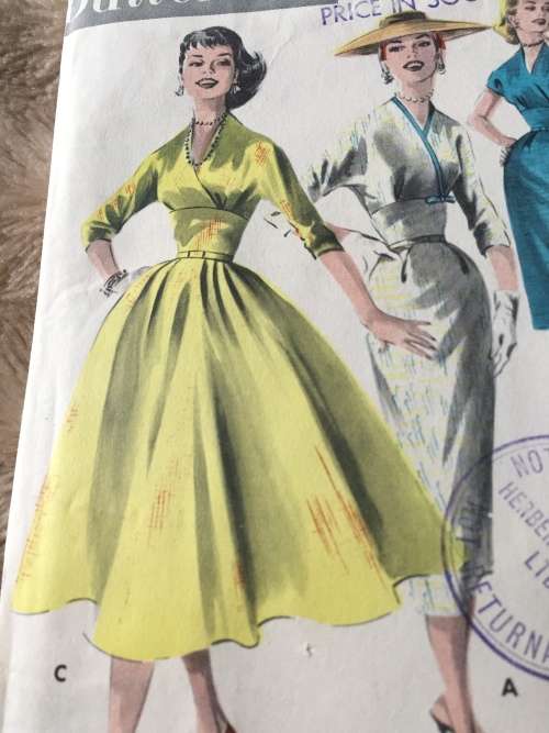 PATTERN BUTTERICK 7982 (VERY VINTAGE) - EMPIRE DRESS,SURPLICE BODICE(SIZE 14)