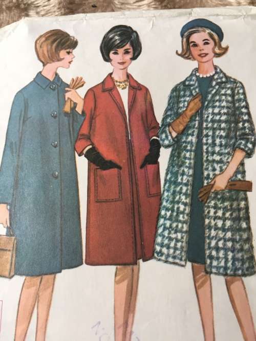 PATTERN MCCALL`S 7027 (VERY VINTAGE, TIDY PATTERNS) - COATS (SIZE 20) BIG SIZE