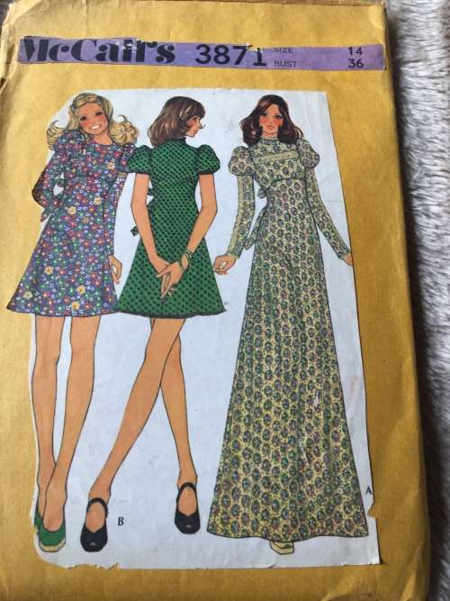 PATTERN MCCALL`S 3871 (VERY VINTAGE, TIDY PATTERNS) - ONE-PIECE DRESS (SIZE 14)