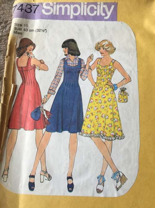 PATTERN SIMPLICITY 7437 (VINTAGE, TIDY PATTERNS) - DRESS,JUMPER,BAG  (SIZE 10)