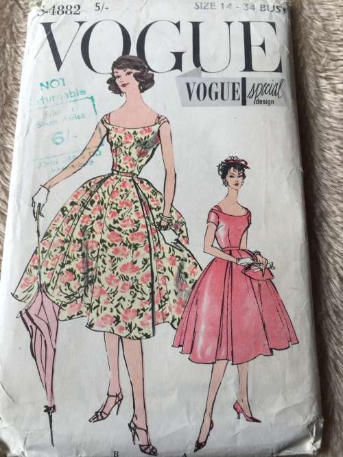 PATTERN VOGUE 4882 (VERY VINTAGE, TIDY PATTERNS) - ONE-PIECE DRESS (SIZE 14)