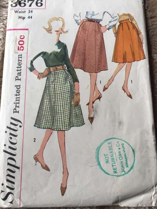 PATTERN SIMPLICITY 3676 (VINTAGE, TIDY PATTERNS) - SKIRT VARIATIONS (SIZE WAIST 34 / HIP 44)