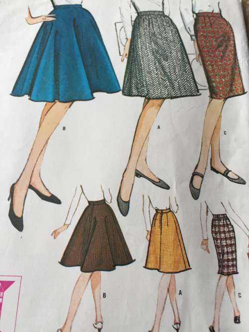 PATTERN MCCALL`S 7398 (VINTAGE, TIDY PATTERNS) - SPROPORTIONED KIRT  (SIZE WAIST 24.5/ HIP 33.5)