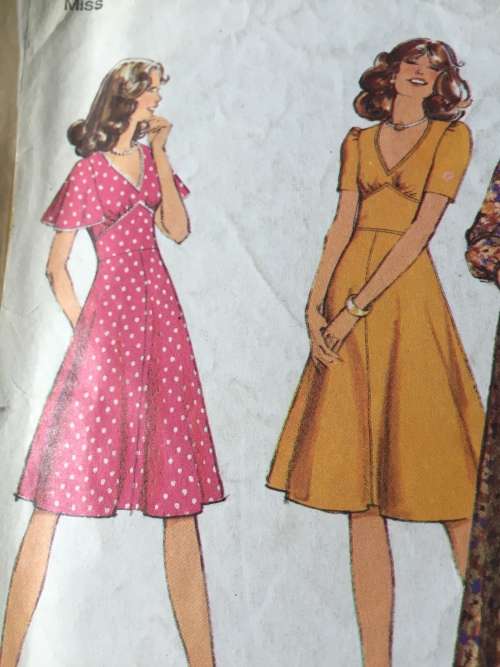 PATTERN STYLE 1157 (VERY VINTAGE, TIDY PATTERNS) - DRESS  (SIZE 12)