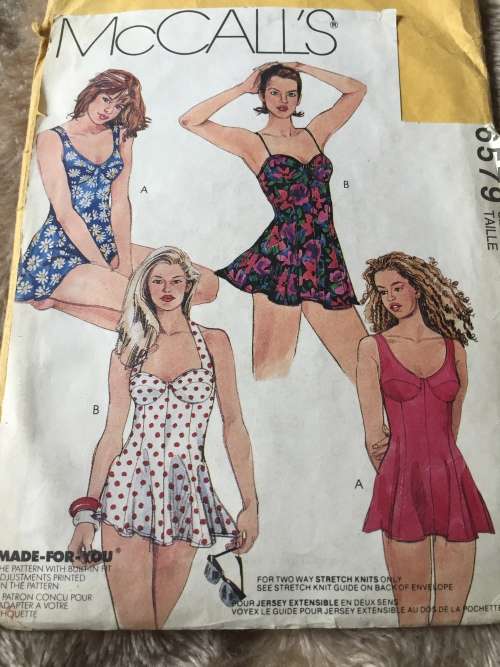 PATTERN MCCALL`S 6579 (TIDY PATTERN) - SWIM COSTUMES (SIZE 14)